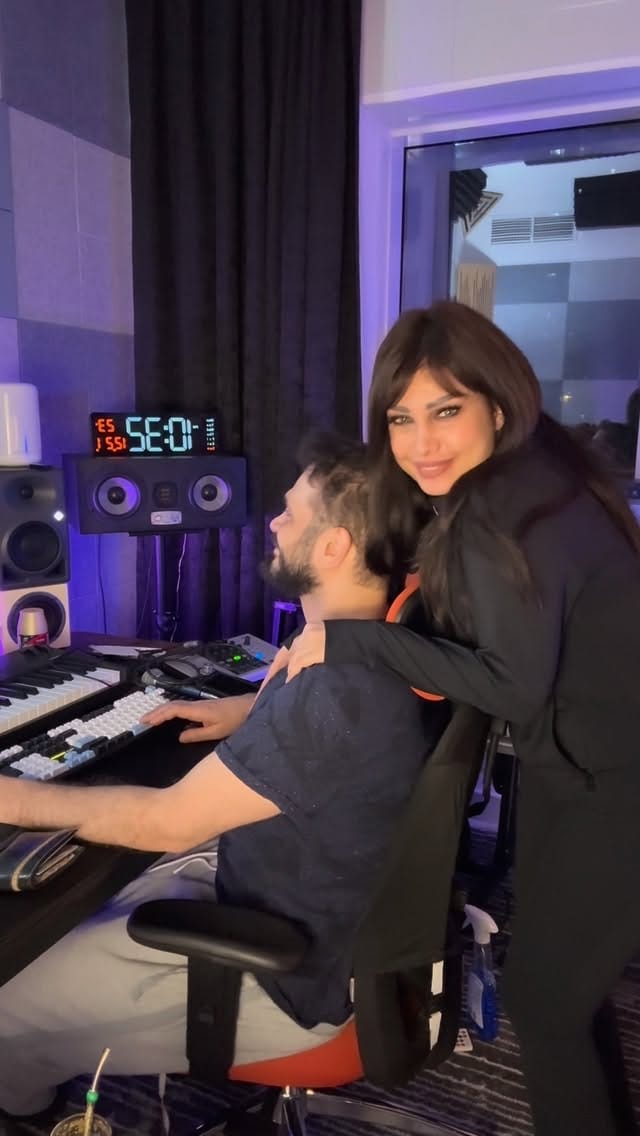 Post 5 by Sandrella👑 on Instagram (video)