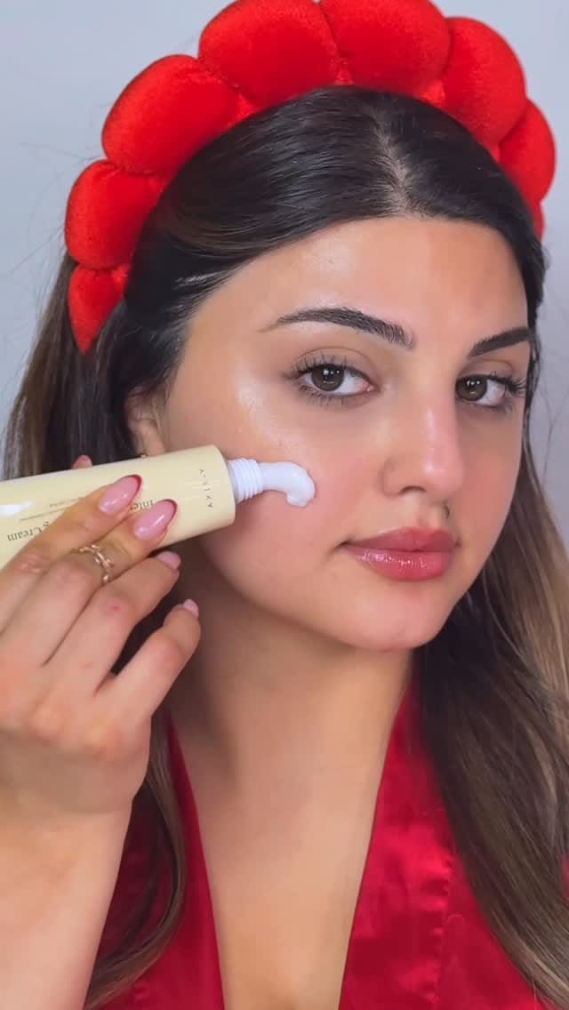 Post 3 by LANA | Beauty Content Creator 🎀💄 on Instagram (video)