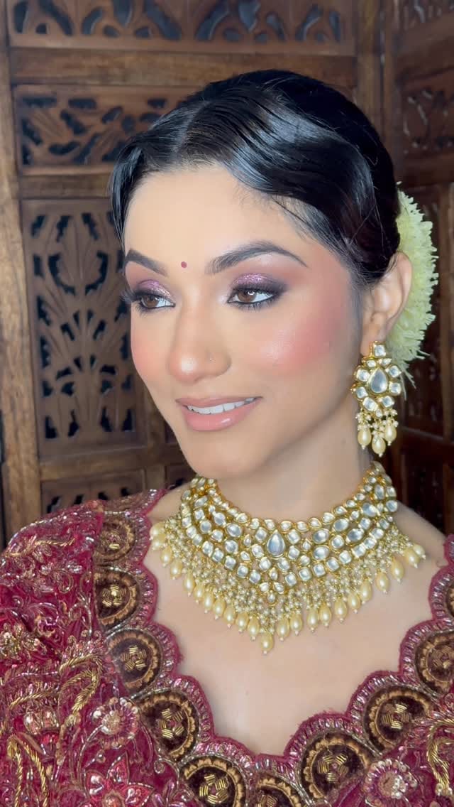 Post 7 by Diya Guglani | Ludhiana | Professional Bridal Makeup Artist on Instagram (video)