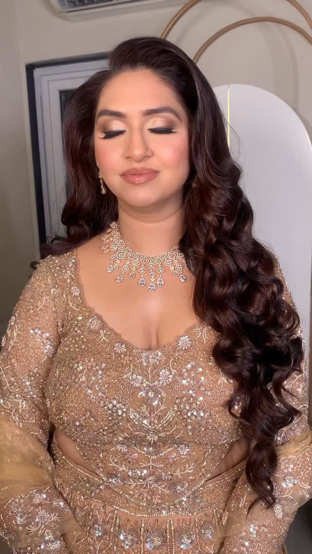 Post 5 by Simran Sehgal Chhabra on Instagram (video)