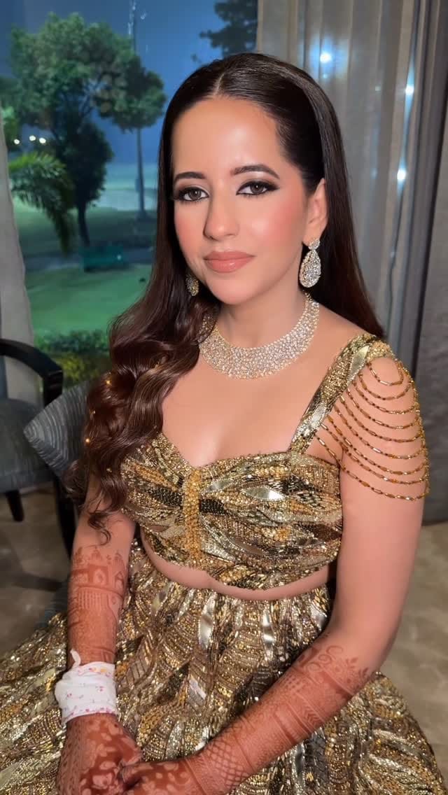 Post 7 by Simran Sehgal Chhabra on Instagram (video)