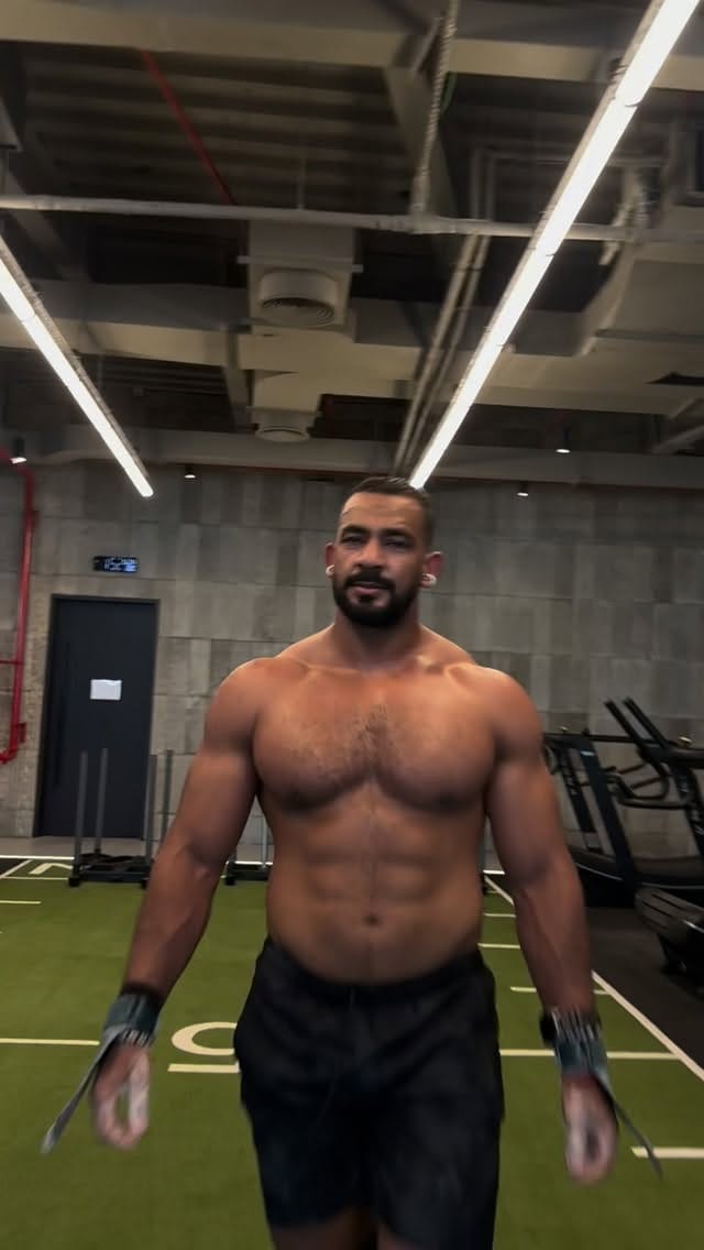 Post 5 by Mohamed Elomda محمد على on Instagram (video)