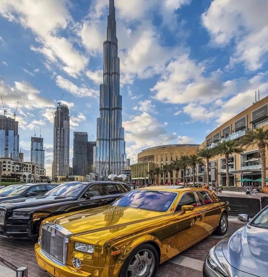 Post 10 by DXB-HI! on Instagram (image)