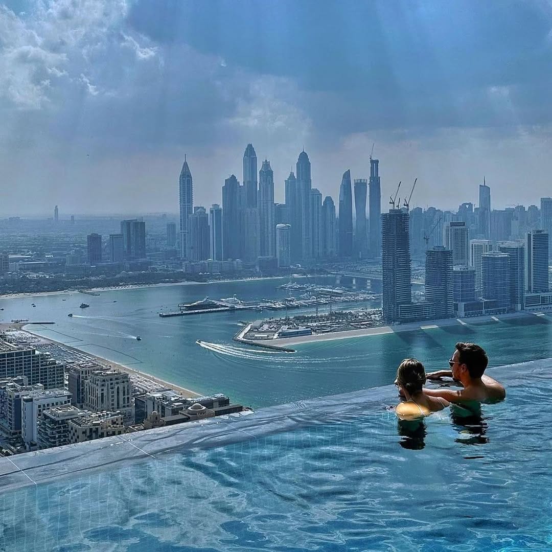 Post 1 by DXB-HI! on Instagram (image)