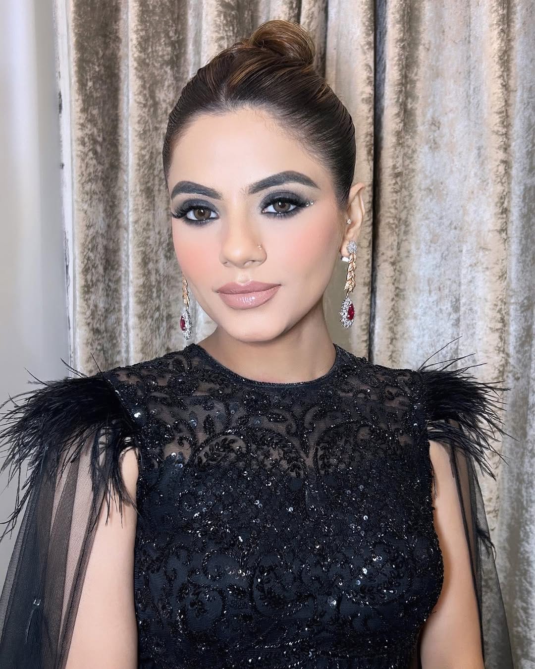 Post 10 by Manisha Makan / Bridal makeup artist on Instagram (carousel)