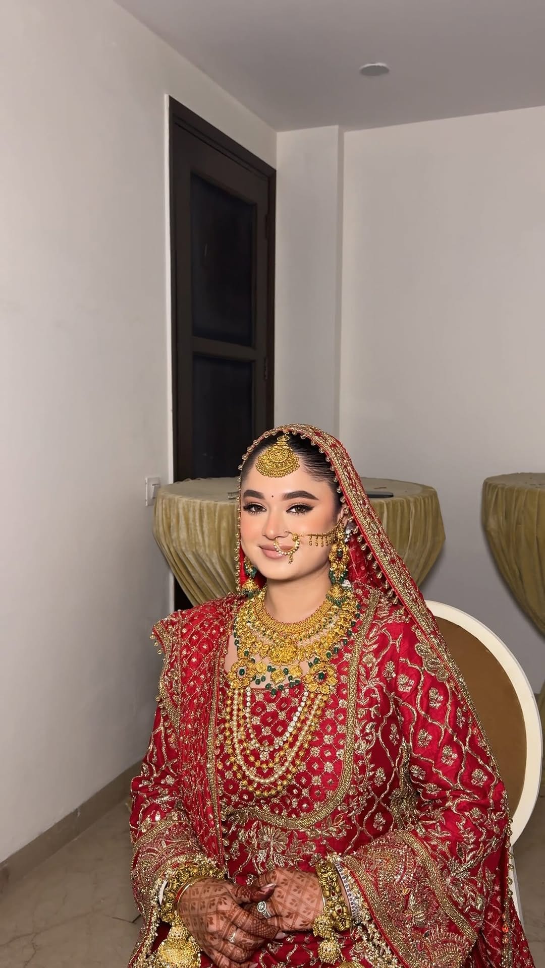 Post 4 by Manisha Makan / Bridal makeup artist on Instagram (video)