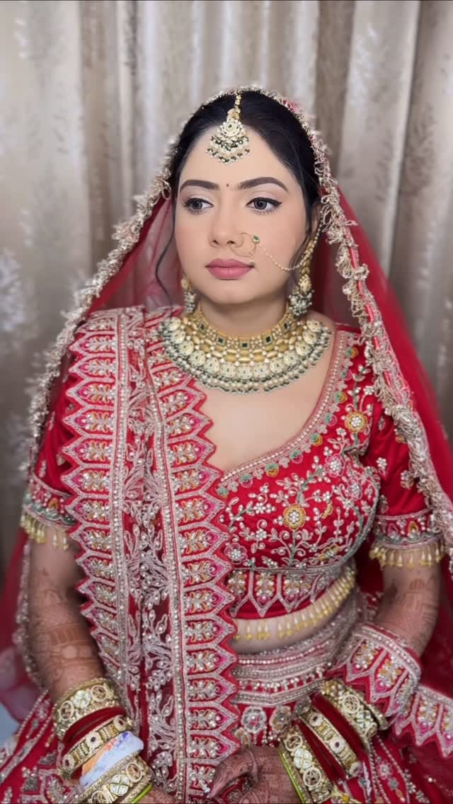 Post 7 by RakhiBajaj's MODERN BEAUTY&CUT on Instagram (video)