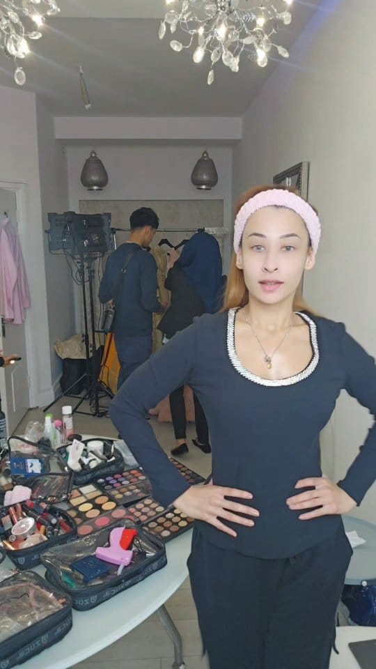 Post 6 by Farah Syed | Luxury Bridal Makeup London & Dubai on Instagram (video)