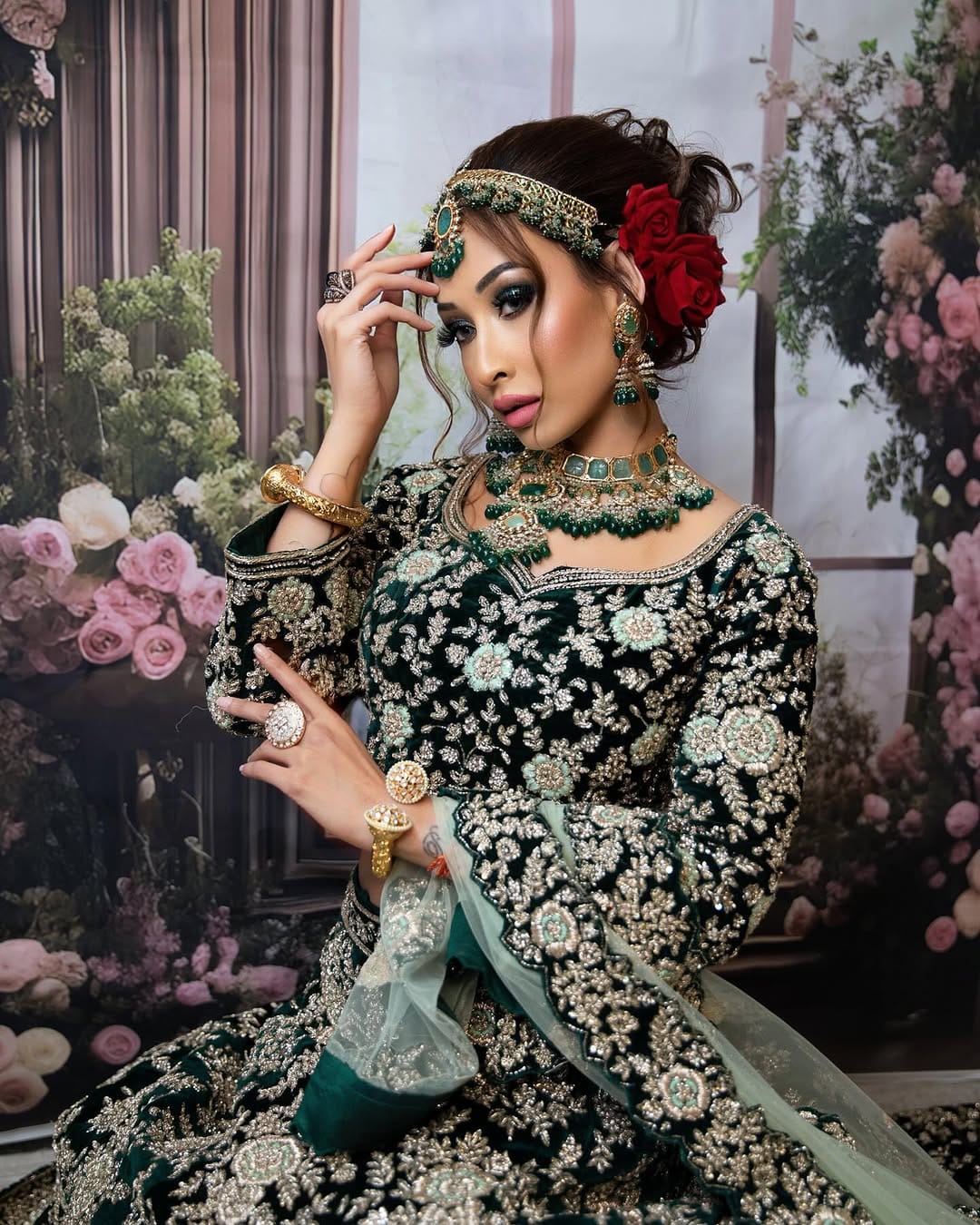 Post 7 by Farah Syed | Luxury Bridal Makeup London & Dubai on Instagram (image)