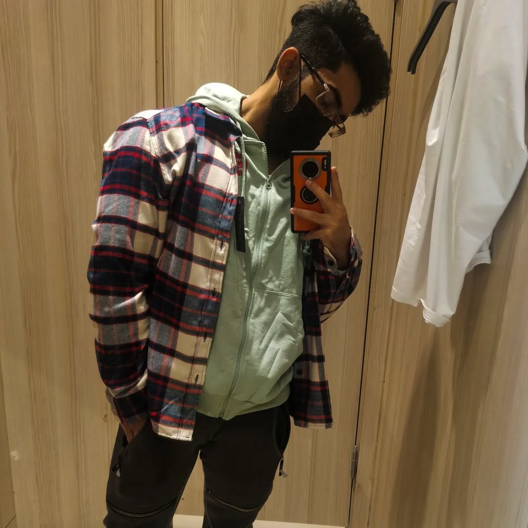 Post 8 by EJ on Instagram (image)
