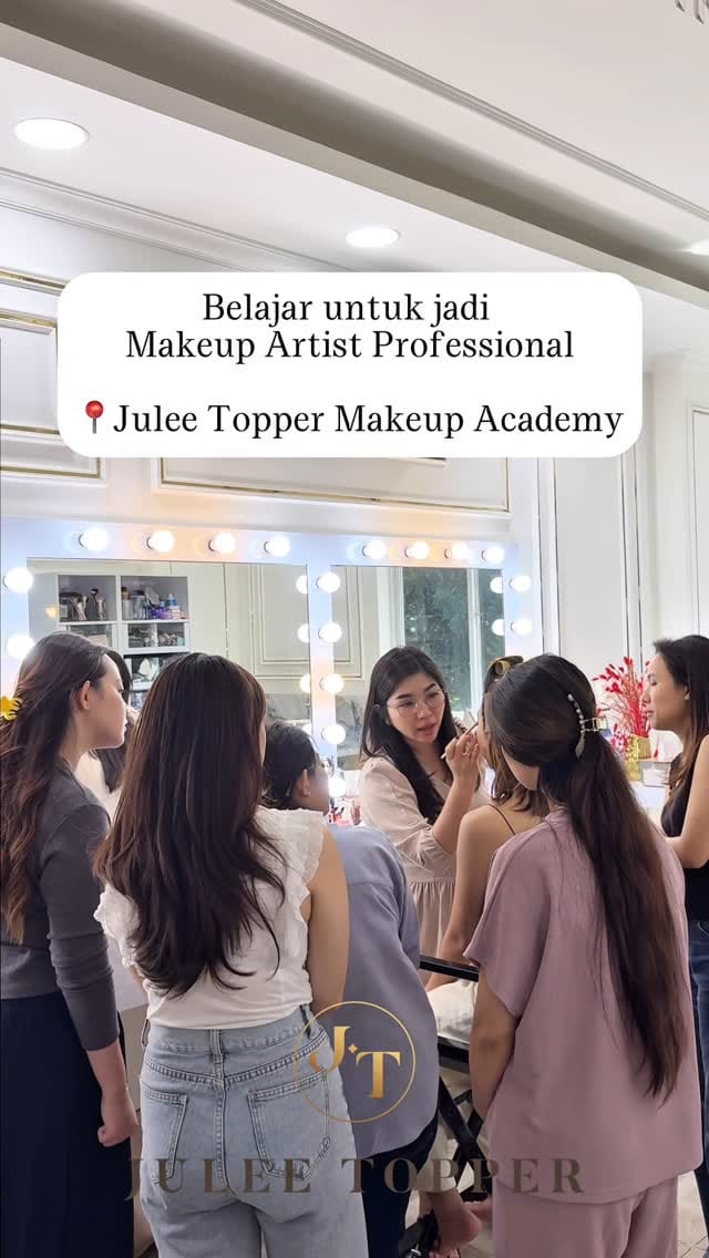 Post 8 by Julee Topper on Instagram (video)