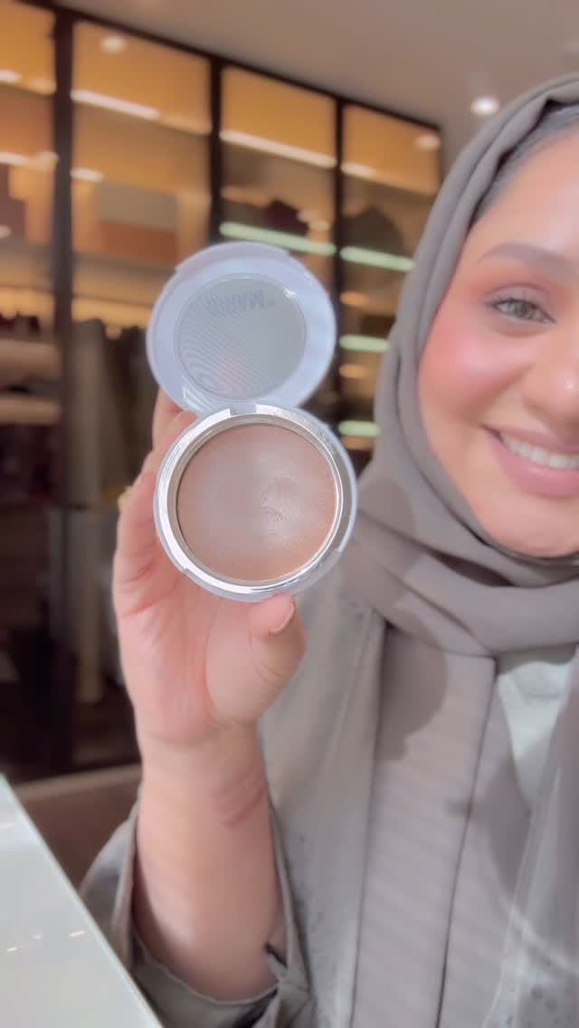 Post 8 by Jisha Yusuf | Makeup Consultant and Educator in Dubai on Instagram (video)