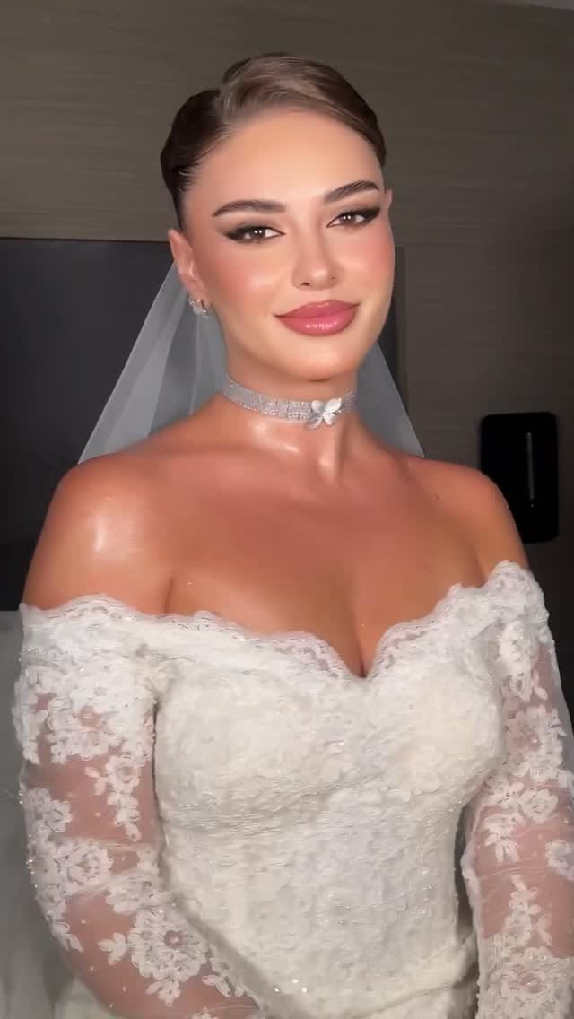 Post 2 by 𝐇𝐮𝐝𝐚 𝐀𝐥𝗼𝗺𝐚𝐫 | هدى العُمر on Instagram (video)