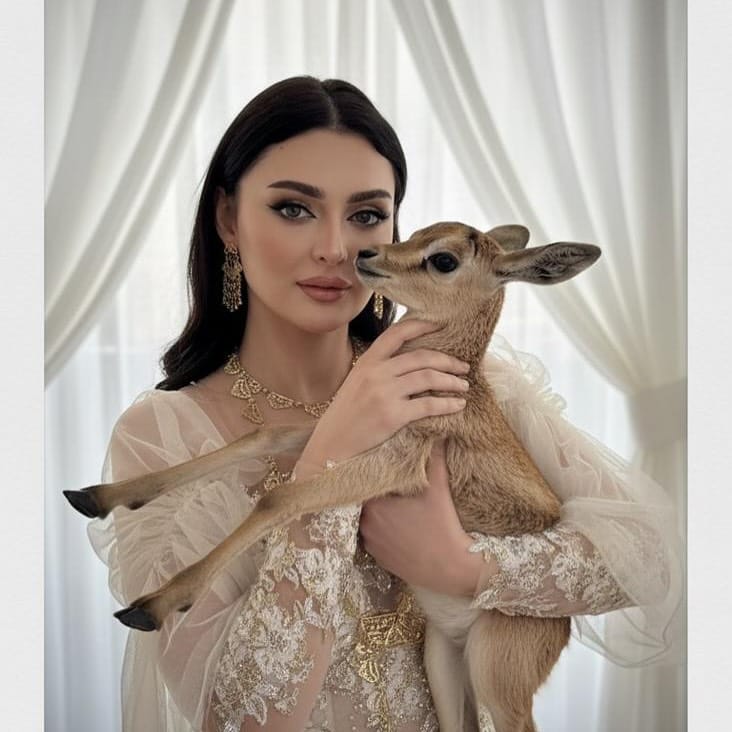 Post 3 by Mryamii MAKEUP💄(مريم الشامسي) on Instagram (image)