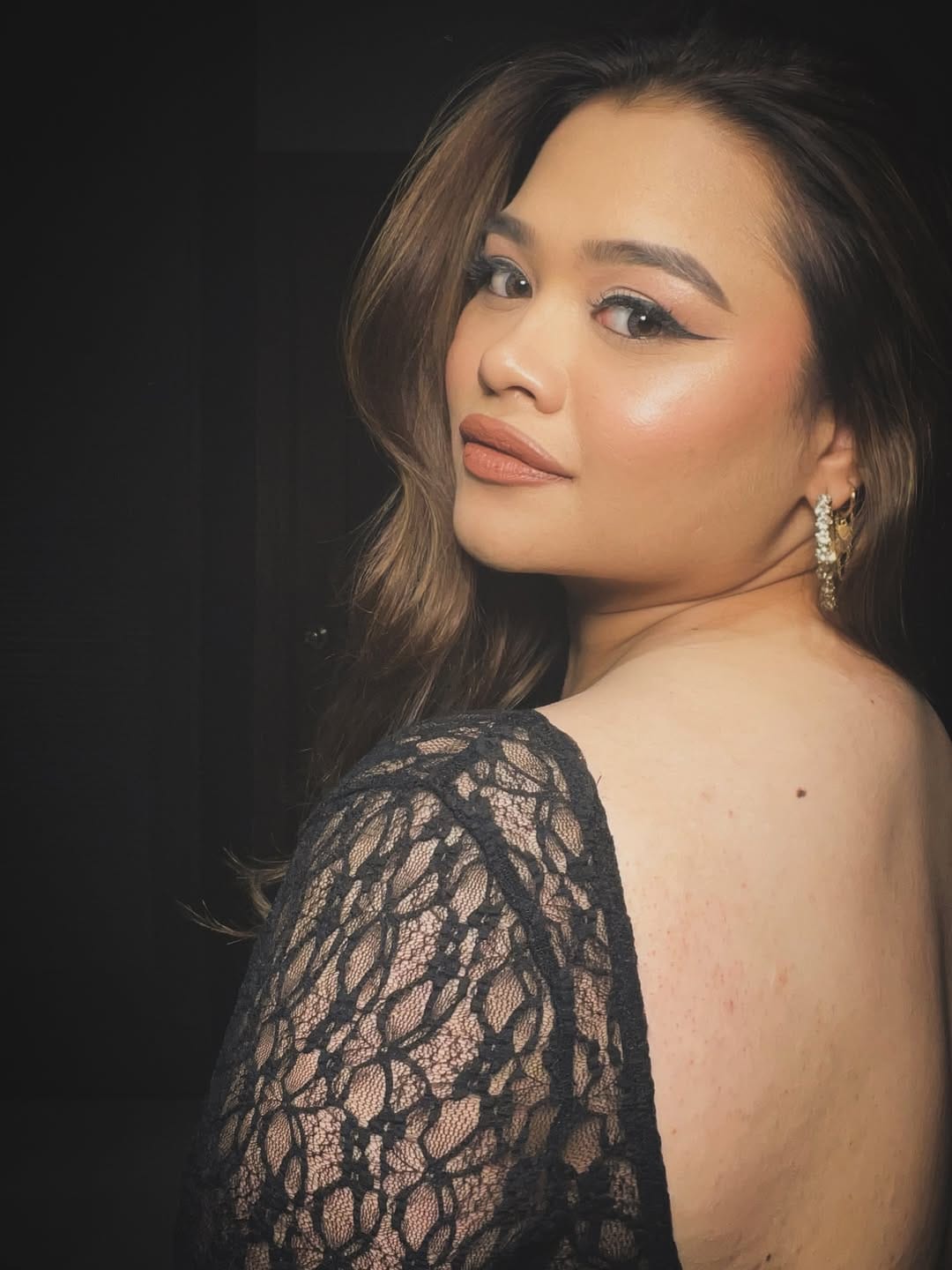 Post 6 by Adaa Saini | Makeup and hair artist on Instagram (carousel)