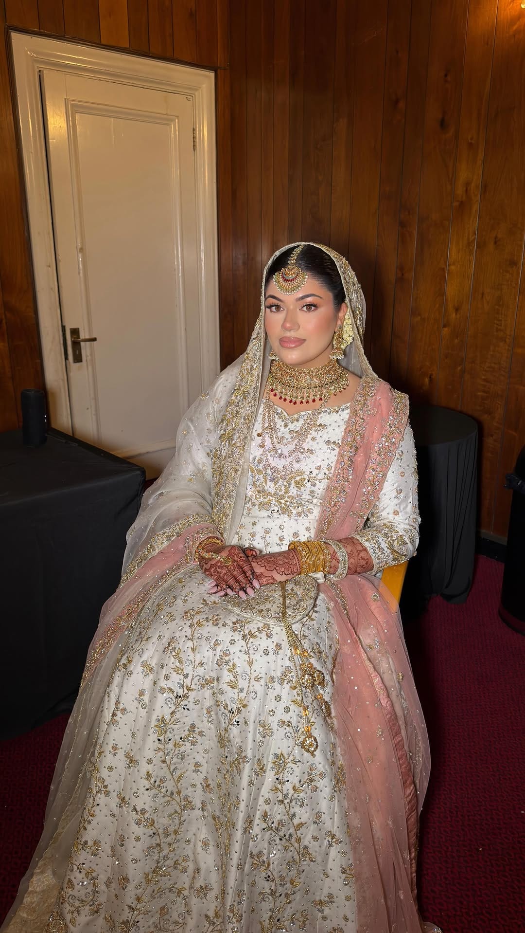 Post 6 by Maryam Ahmed on Instagram (video)