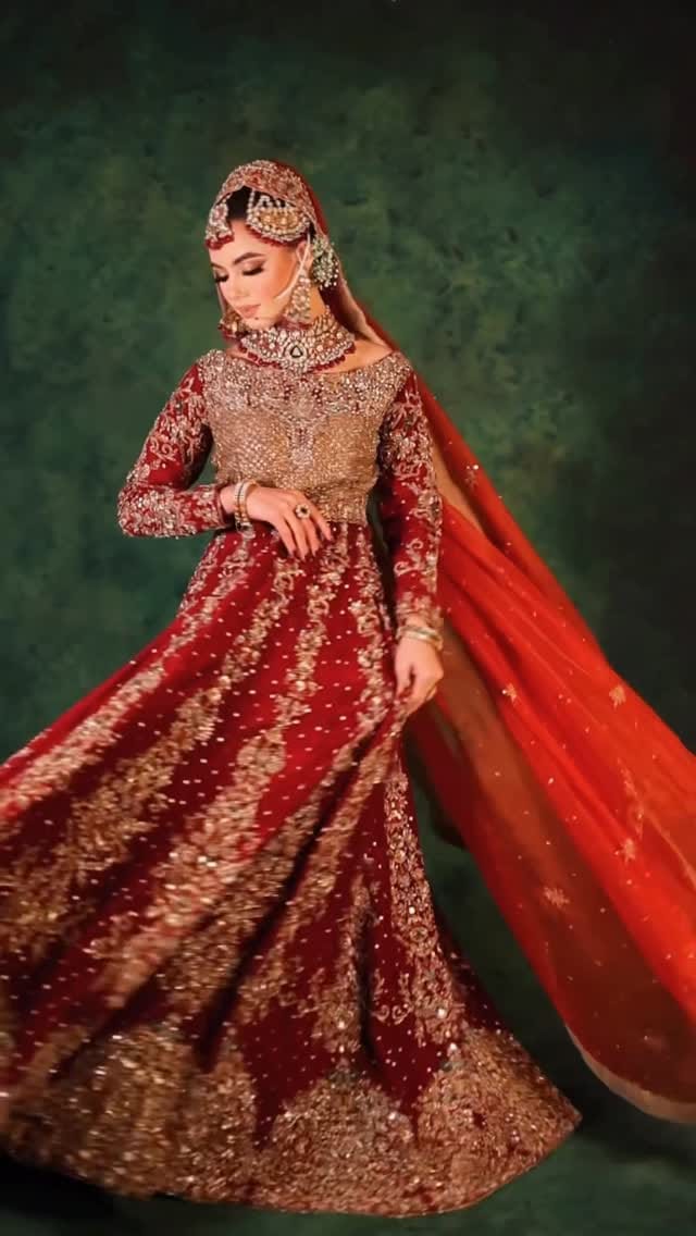 Post 6 by Hina mishal mua on Instagram (video)