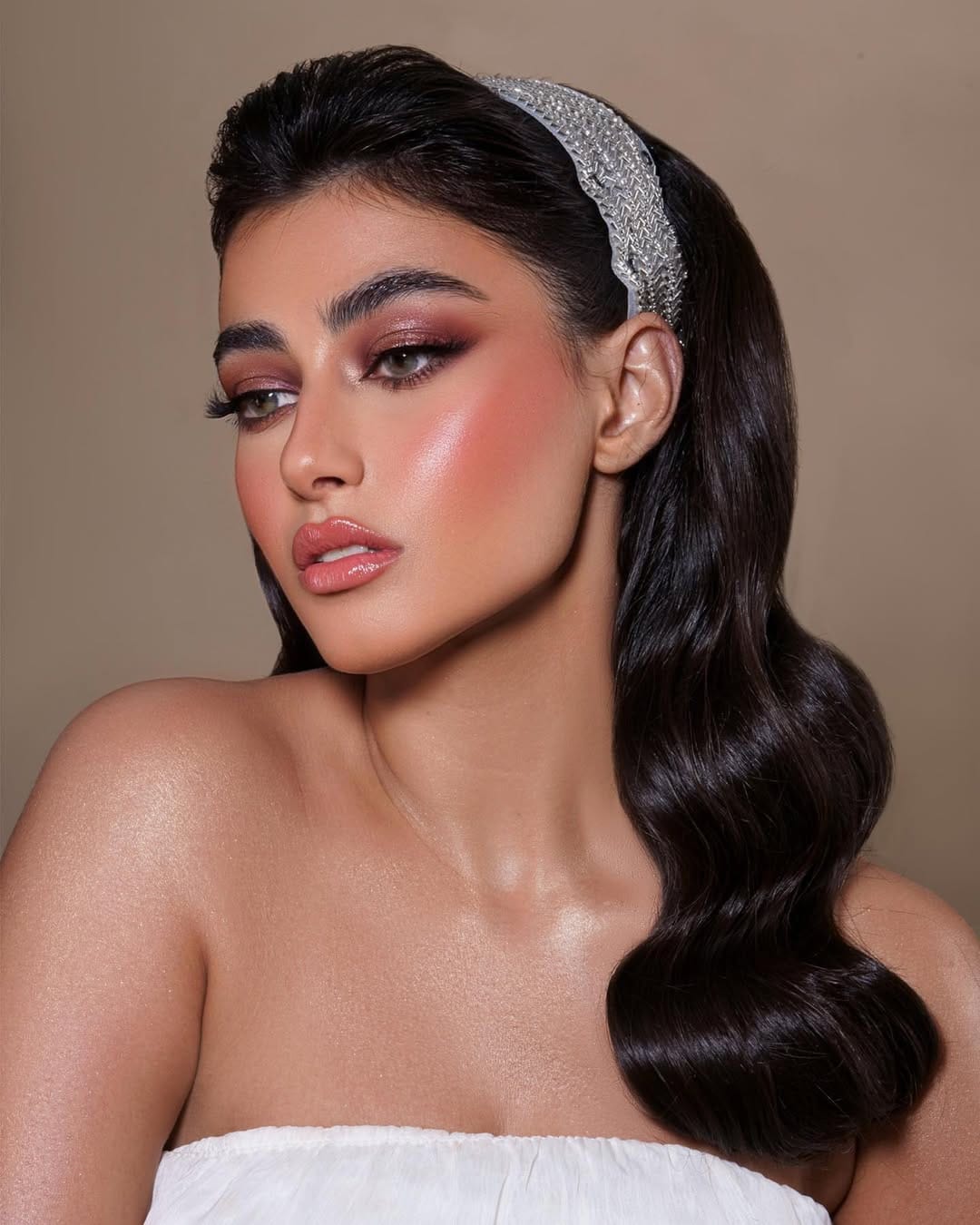 Post 6 by NGH MAKEUP ARTIST on Instagram (image)