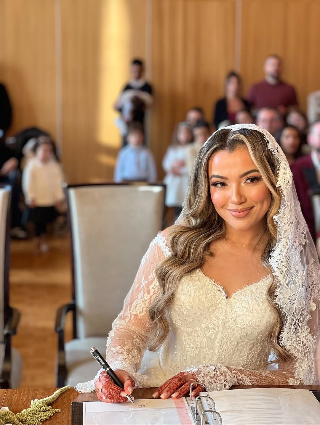 Post 3 by BRIDAL MAKEUP ARTIST & HAIRSTYLE DUBAI on Instagram (carousel)