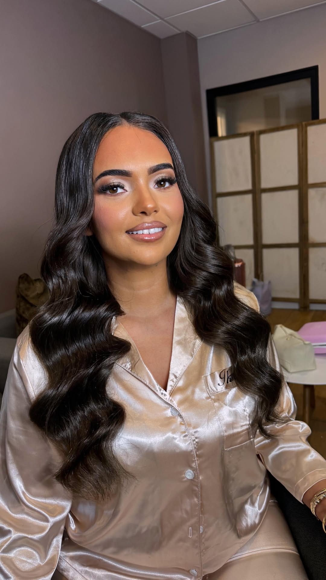 Post 6 by BRIDAL MAKEUP ARTIST & HAIRSTYLE DUBAI on Instagram (video)