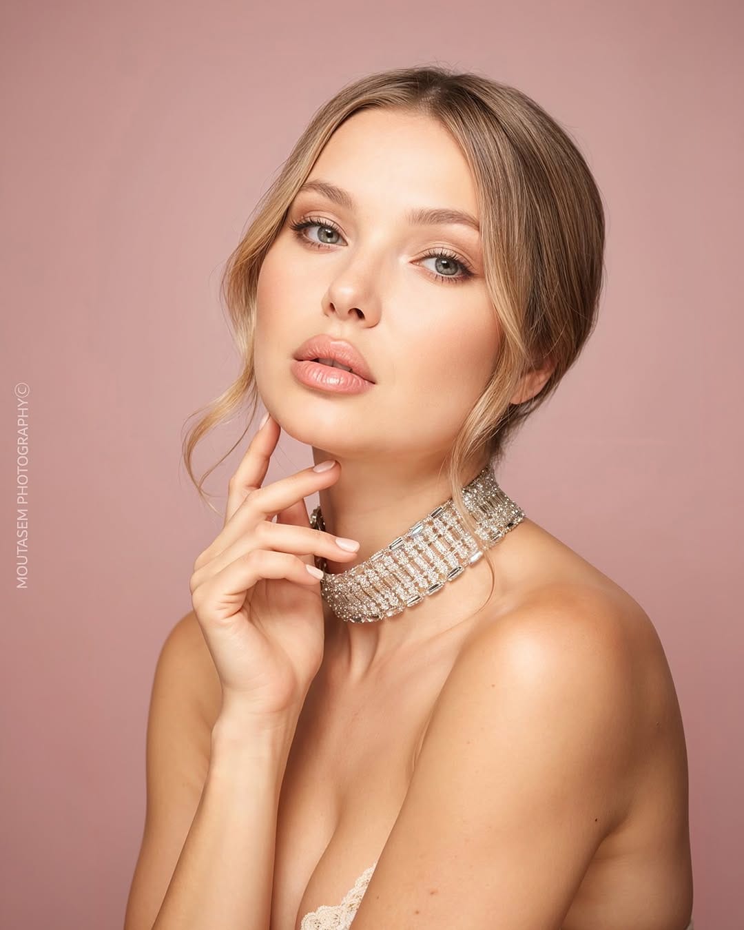 Post 6 by Julia White | Model Dubai🇦🇪 on Instagram (carousel)