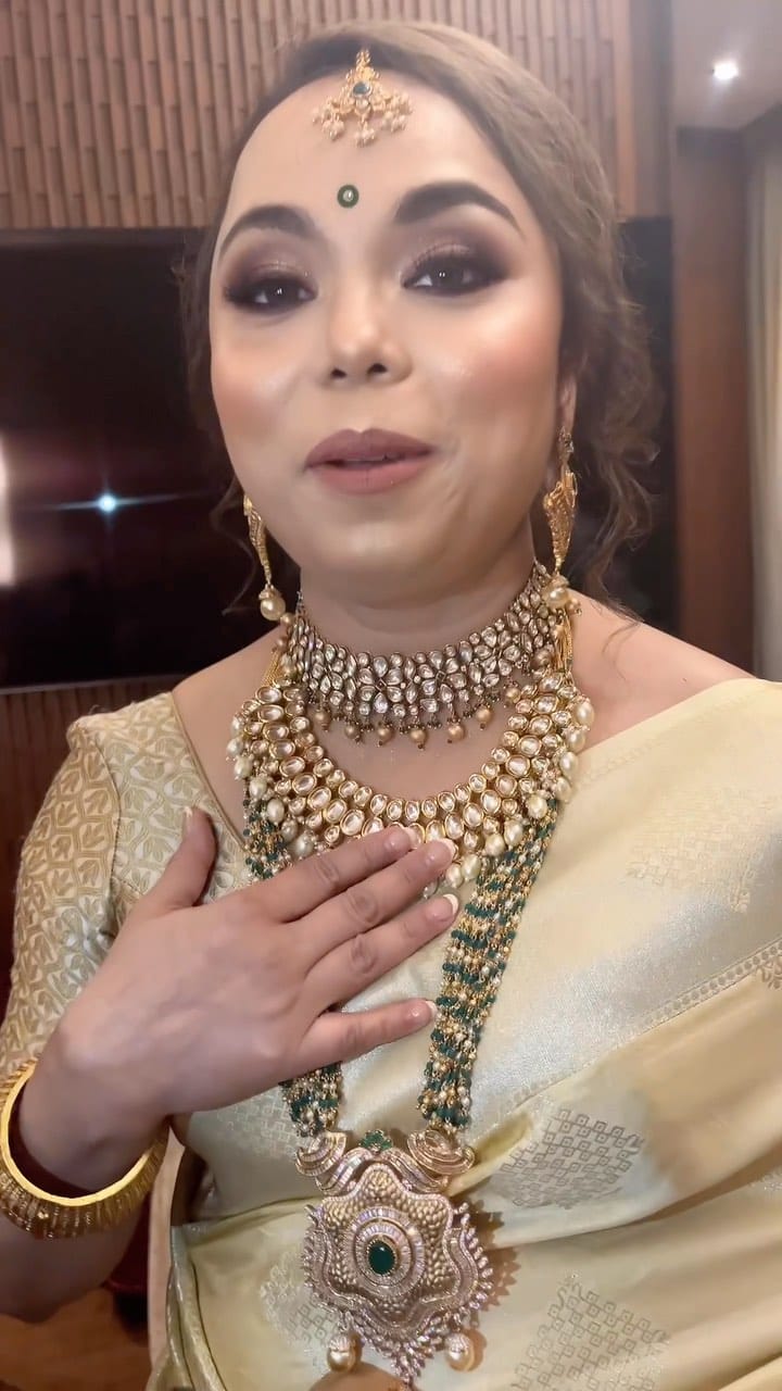Post 10 by Sharmila Ganguly on Instagram (video)