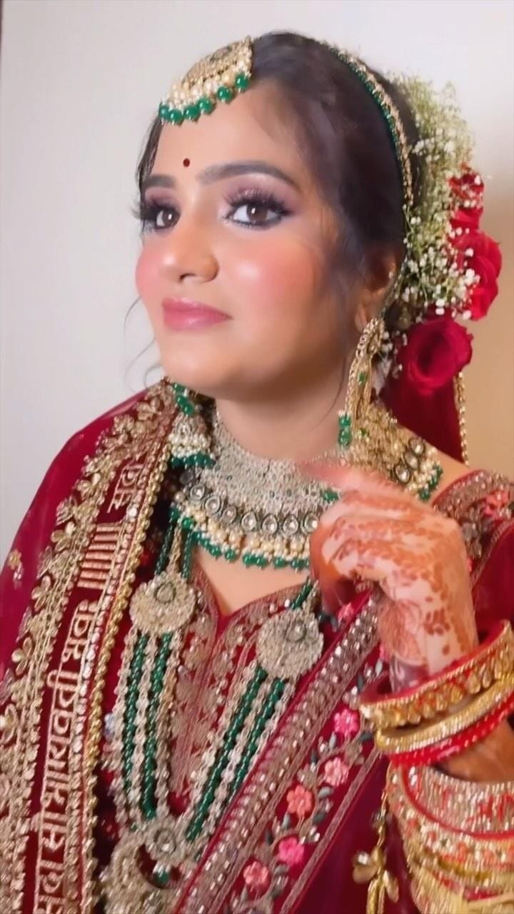 Post 8 by Sharmila Ganguly on Instagram (video)