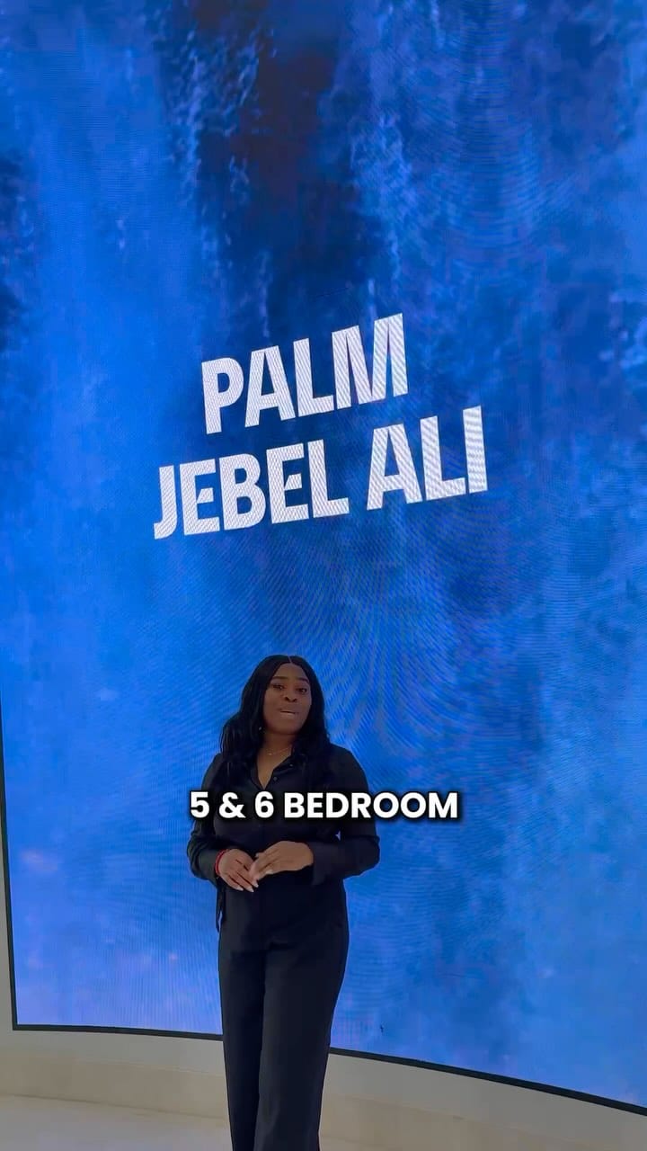 Post 4 by Silvia_Celine on Instagram (video)