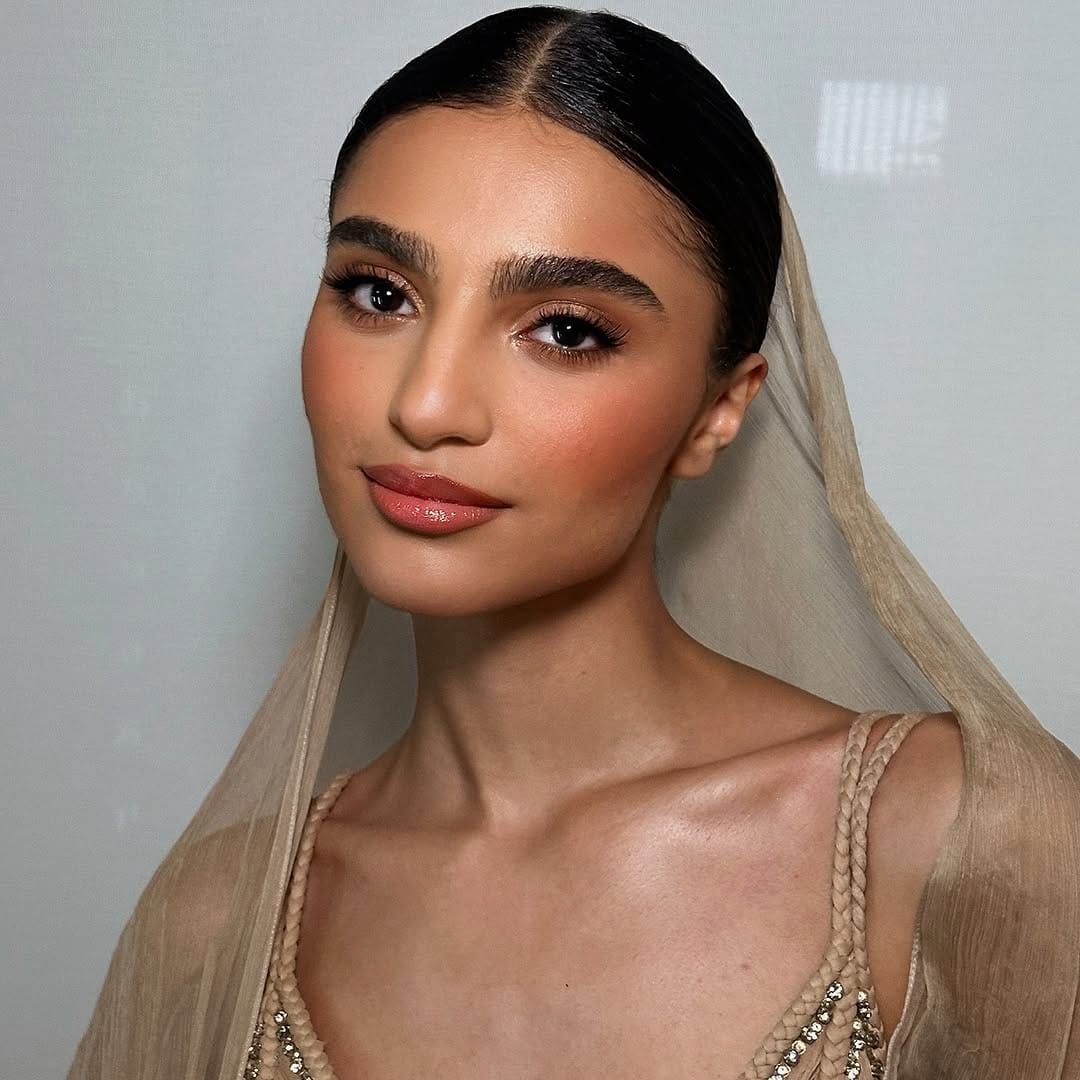 Post 10 by Dubai Makeup Artist & Educator on Instagram (image)