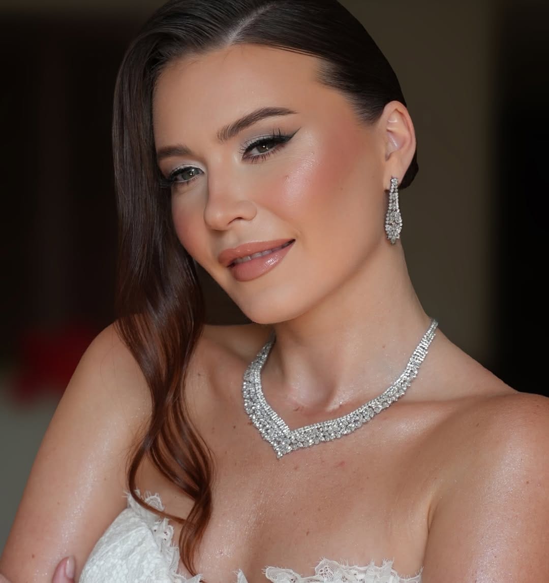 Post 8 by Dubai Makeup Artist & Educator on Instagram (image)