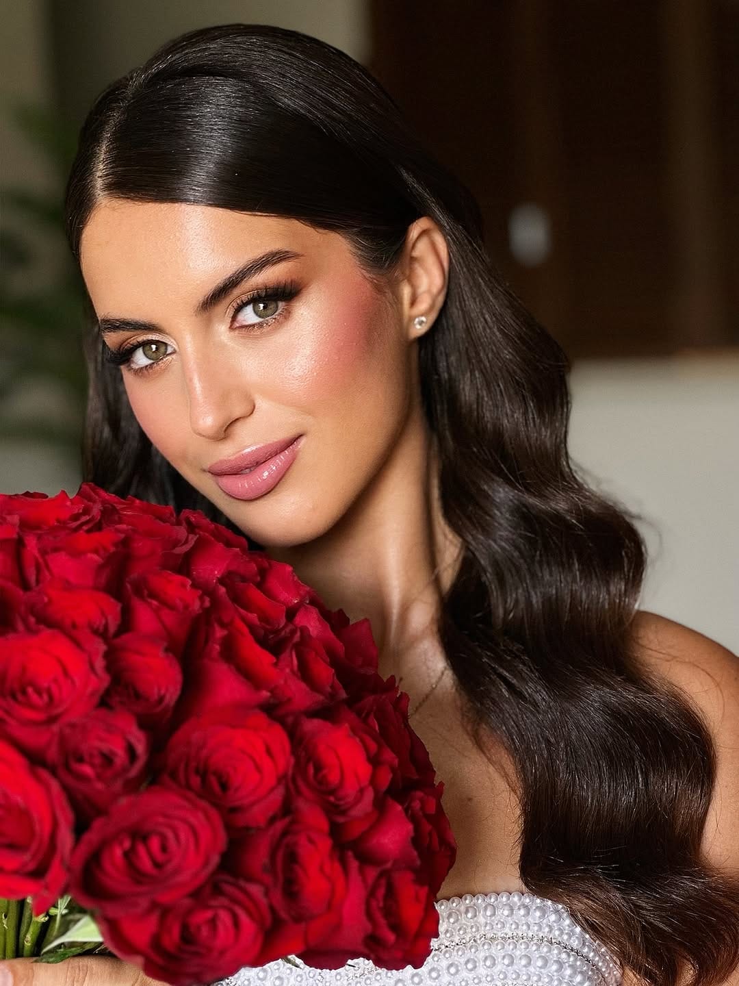 Post 2 by Dubai Makeup Artist & Educator on Instagram (image)