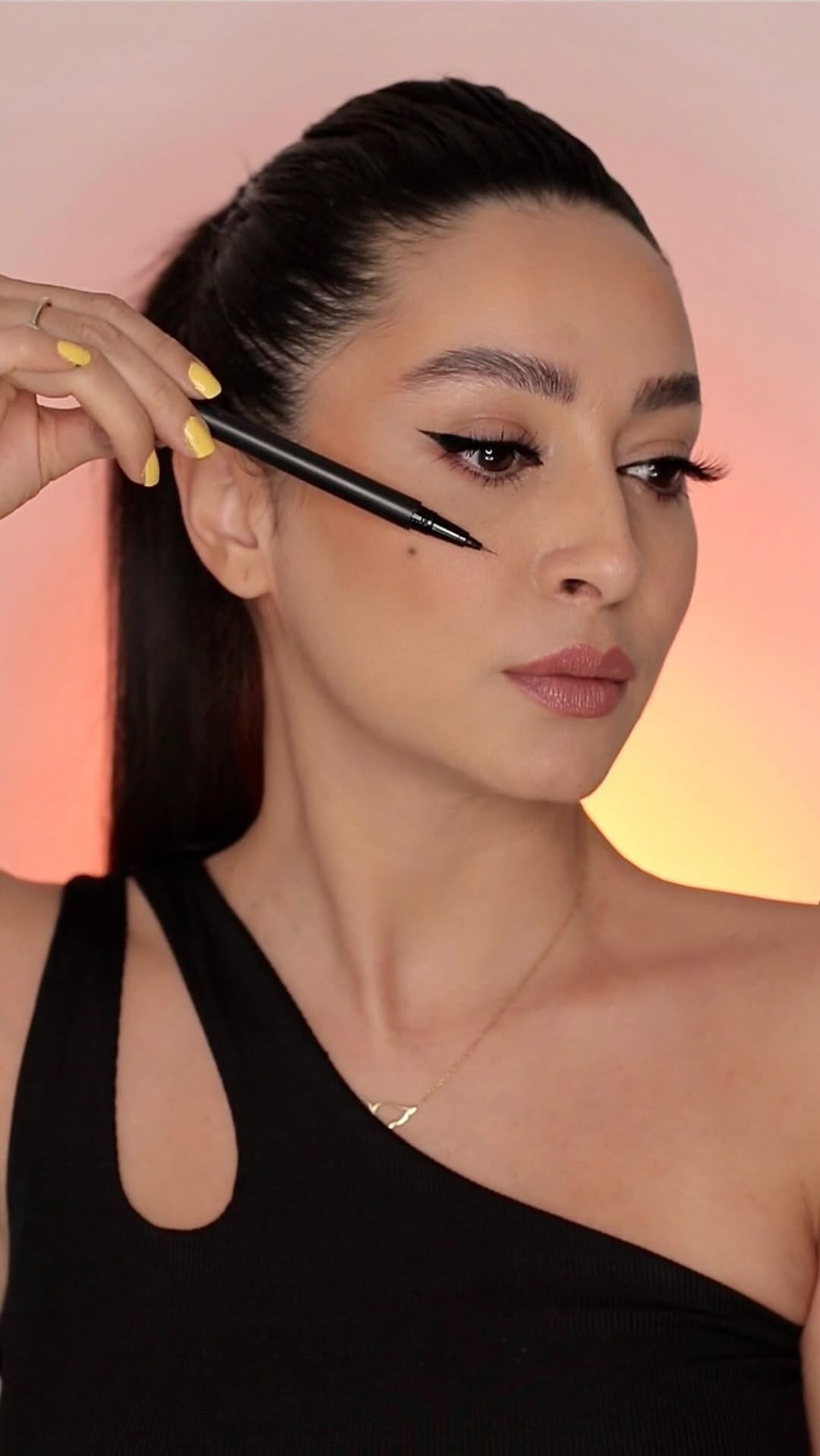 Post 8 by Saina olfat on Instagram (video)