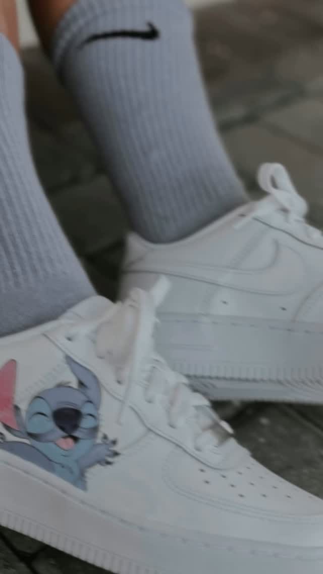 Post 1 by Sɴᴇᴀᴋᴇʀs’Cᴜsᴛᴏᴍ on Instagram (video)