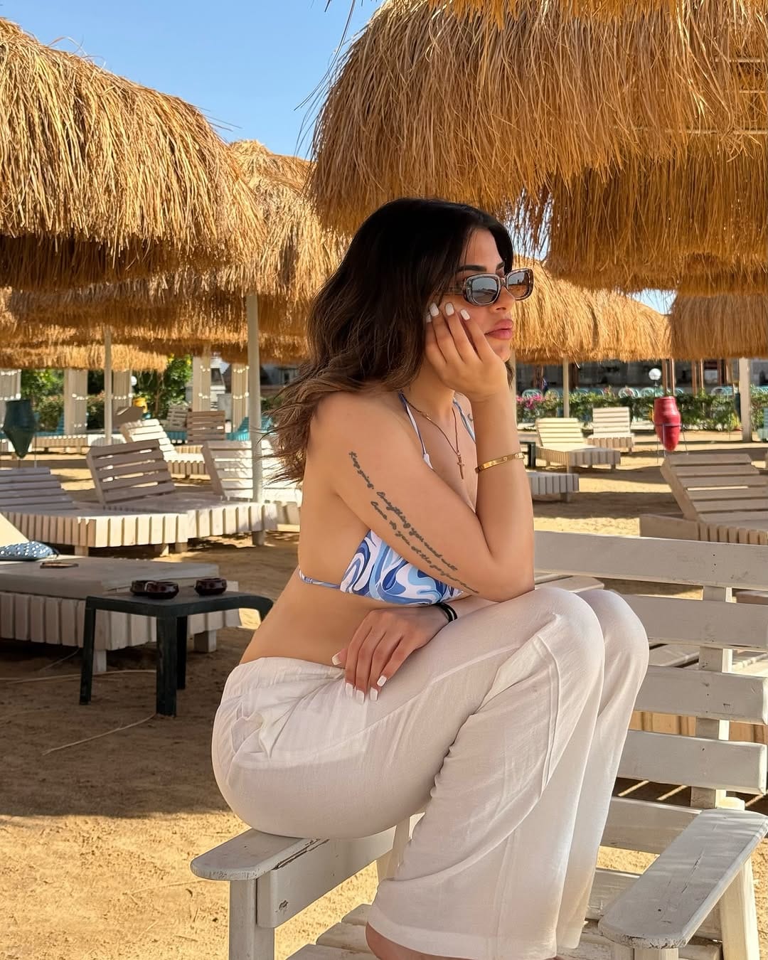 Post 10 by MONICA on Instagram (carousel)