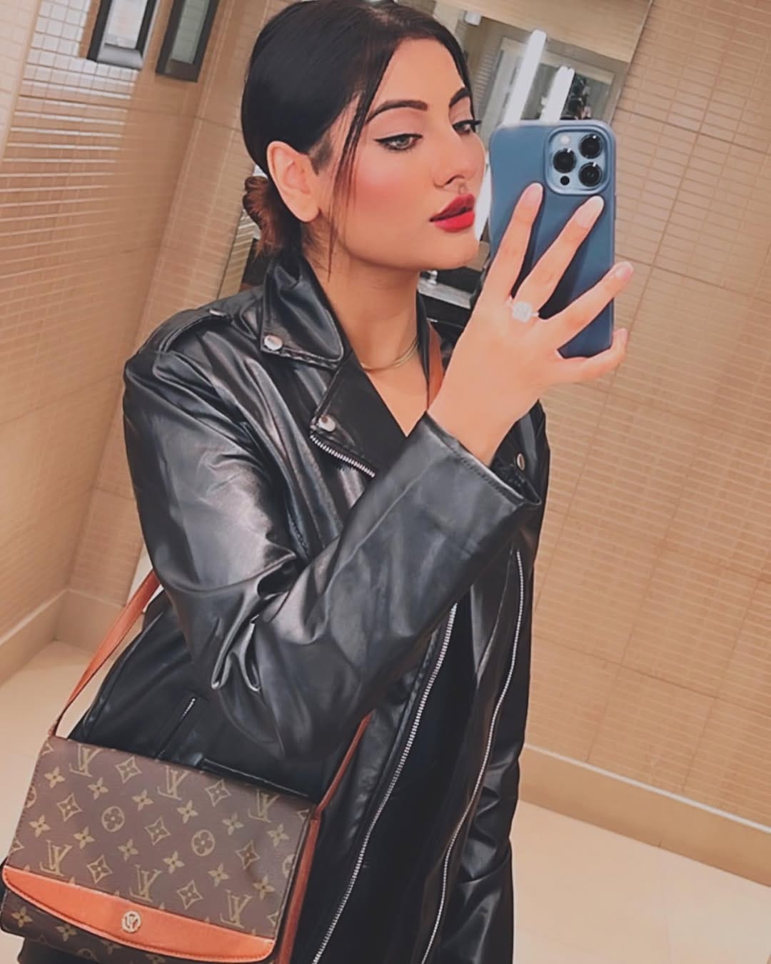 Post 9 by Komal Sheraz on Instagram (image)