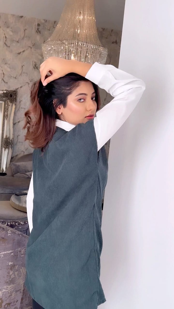 Post 10 by Komal Sheraz on Instagram (video)