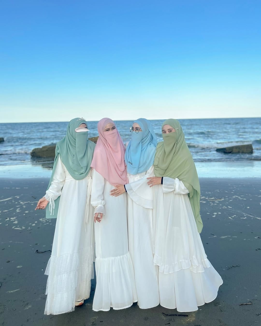 Post 9 by sriwahyunii🎀 on Instagram (carousel)