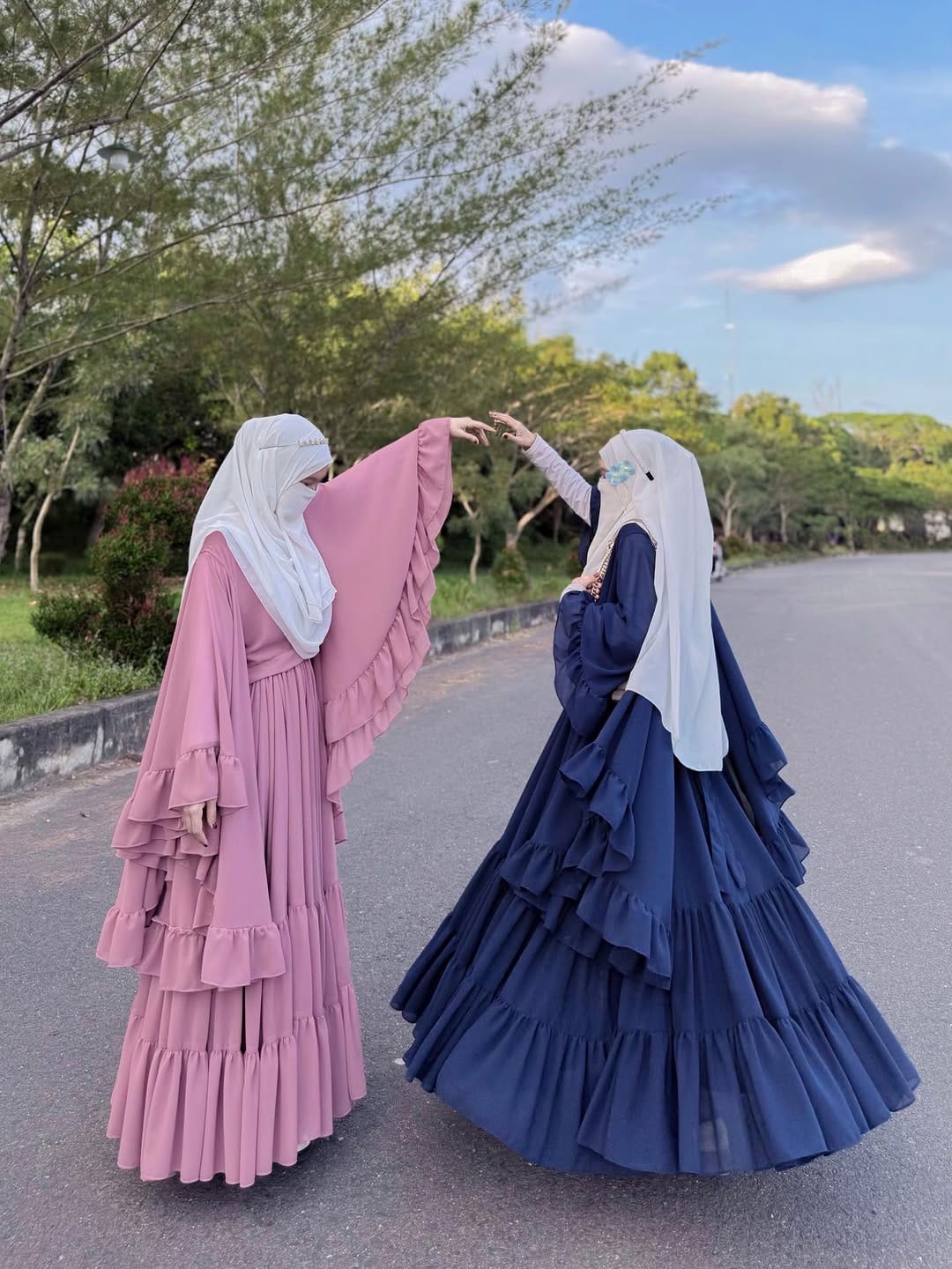 Post 2 by sriwahyunii🎀 on Instagram (carousel)