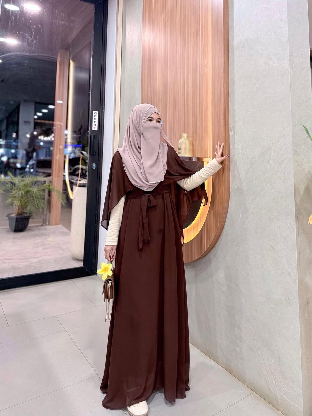 Post 1 by sriwahyunii🎀 on Instagram (carousel)