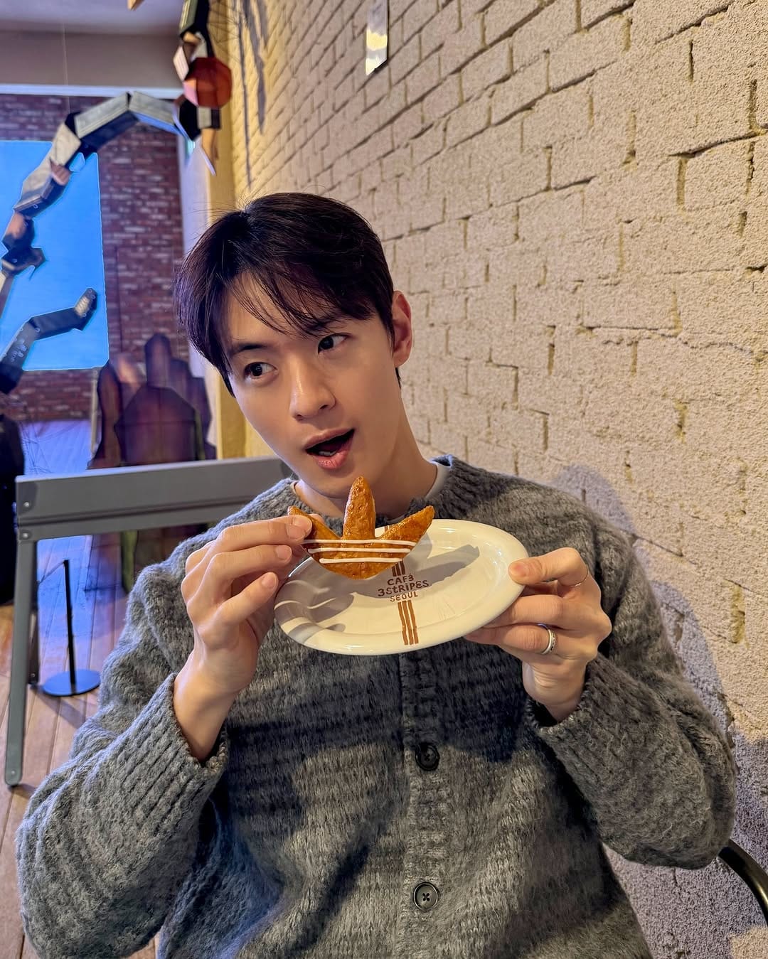 Post 7 by 호마이갓 on Instagram (carousel)
