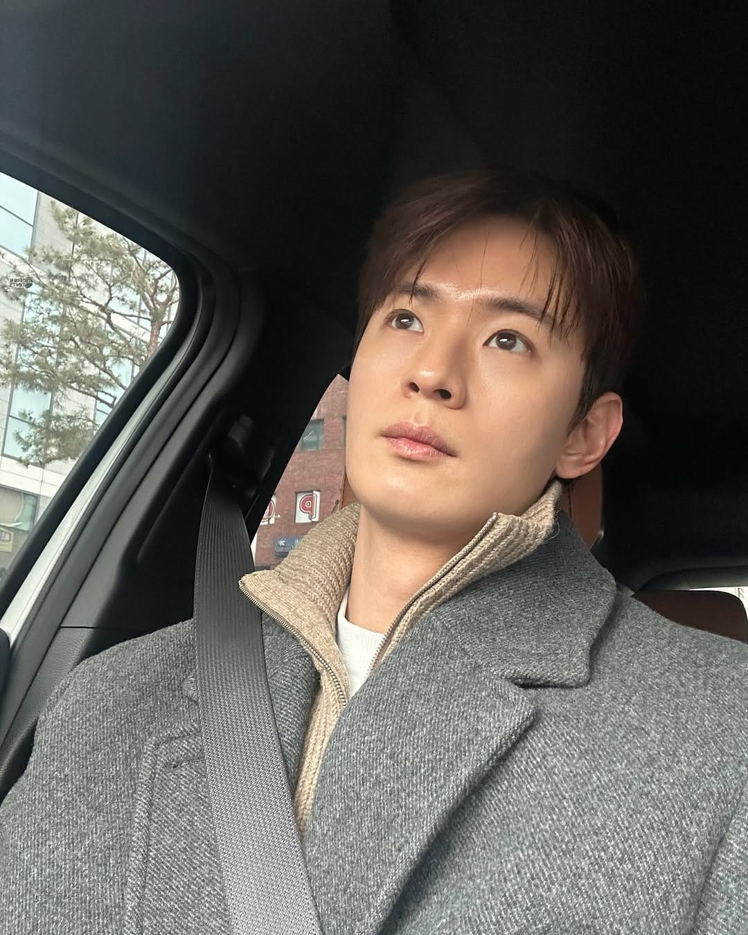 Post 2 by 호마이갓 on Instagram (carousel)