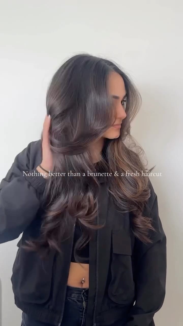 Post 7 by NINE TWO FIVE SALON & SUITES on Instagram (video)