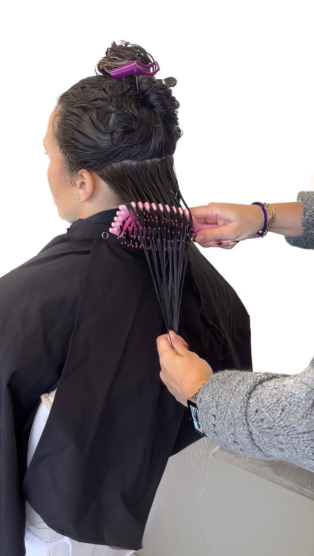 Post 3 by NINE TWO FIVE SALON & SUITES on Instagram (video)