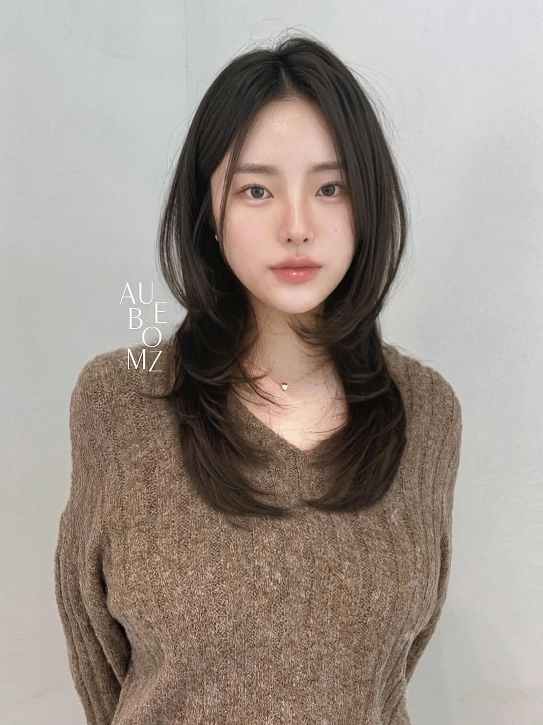 Post 2 by 부산미용실 동래미용실 어브컴즈 라라 레이어드컷 브라운염색 on Instagram (image)