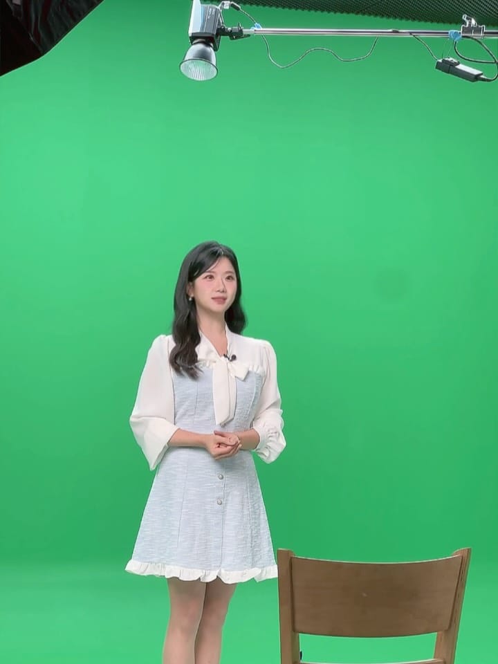 Post 3 by 아나운서 유미라 on Instagram (carousel)