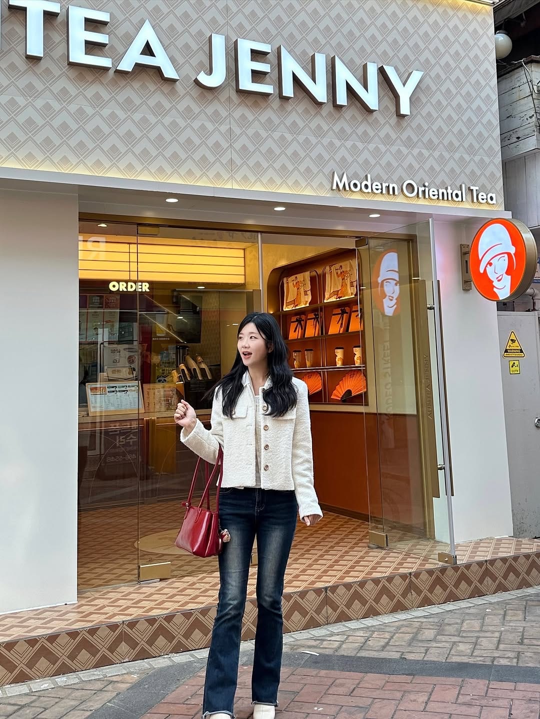 Post 7 by 아나운서 유미라 on Instagram (carousel)