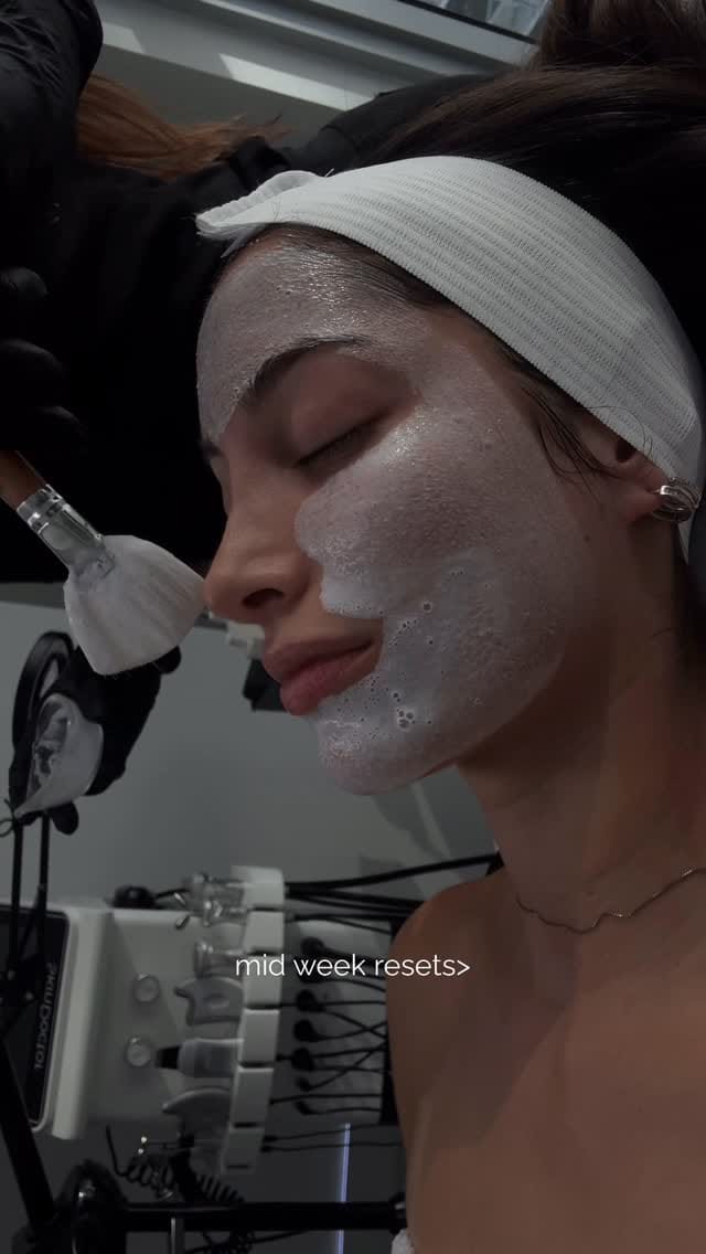 Post 2 by Paulina Barbar on Instagram (video)
