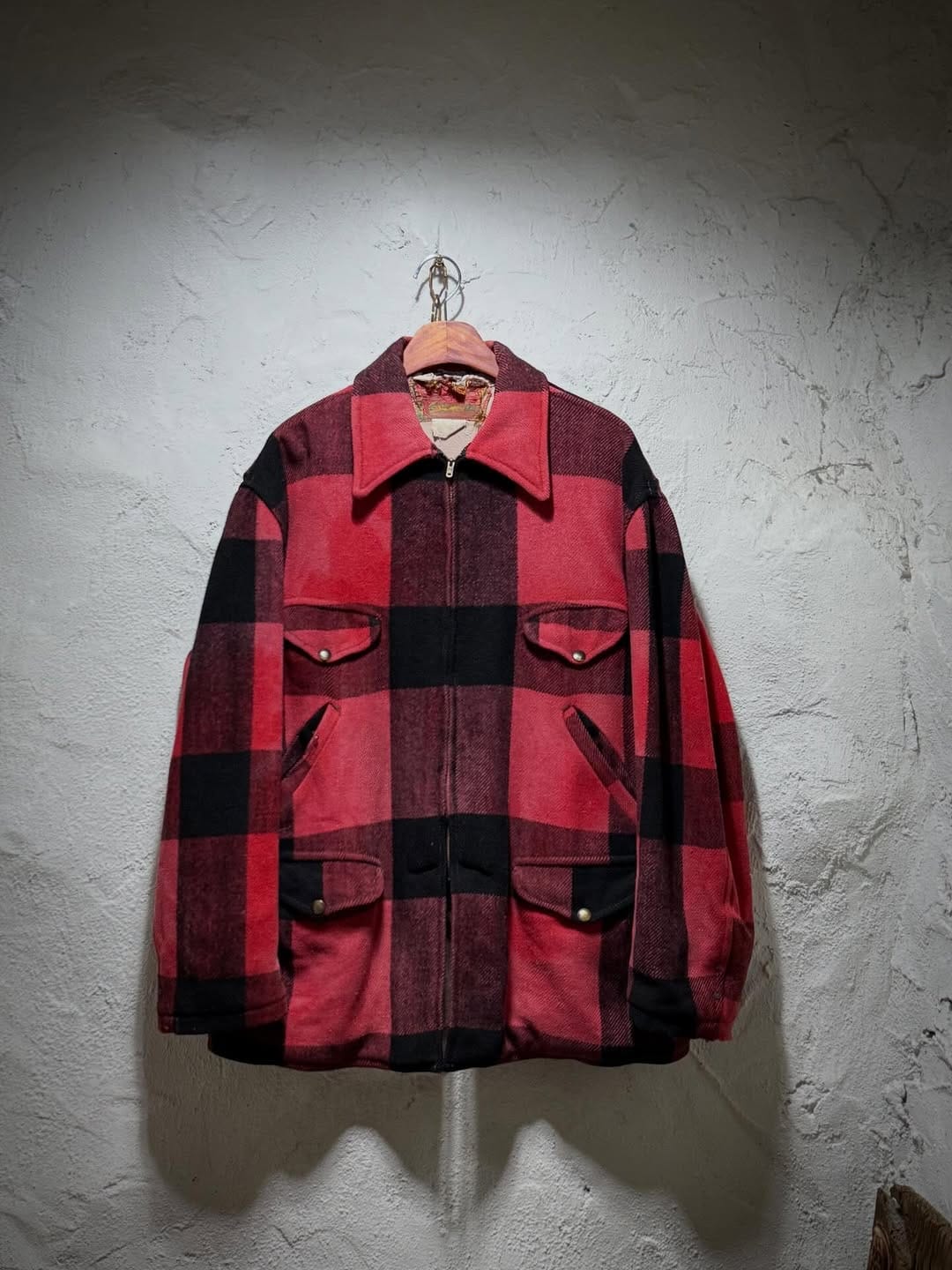 Post 4 by Vintage, Second Hand, Designer 제주곳집’ on Instagram (carousel)