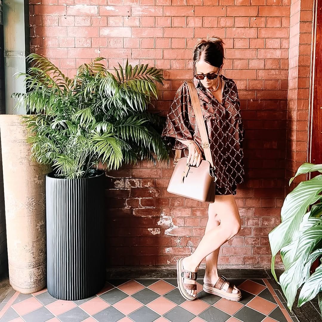 Post 3 by WE’RE HERE FOR DECOR ADDICTS on Instagram (carousel)
