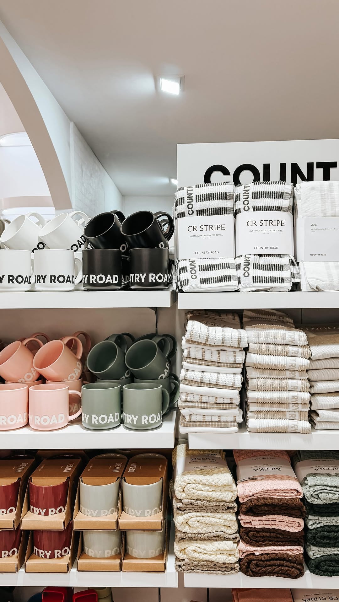 Post 4 by WE’RE HERE FOR DECOR ADDICTS on Instagram (video)